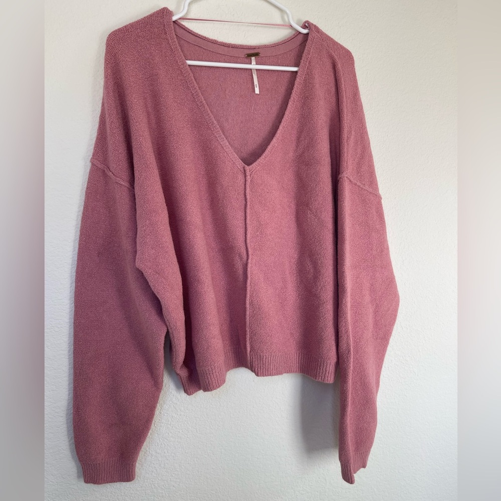 Free People Top
Color: Red
Size M
BNWT